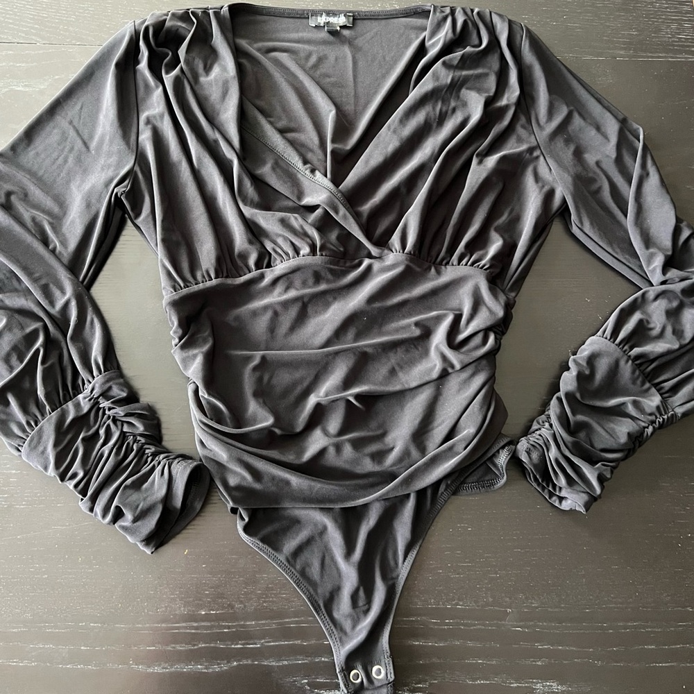 Ruched deep v bodysuit